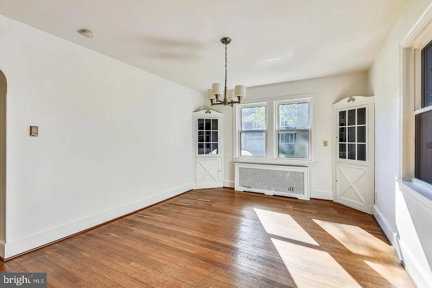 4 bed, 4.0 bath, 3451 sqft, $6,000 — Photo 4