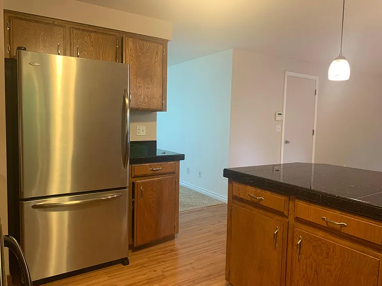 6525 SW Locust St — Photo 5