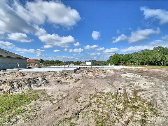 3rd image of 165 Heritage Park Ln