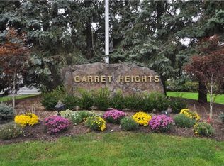 32 Boulder Run, Paterson, NJ 07501