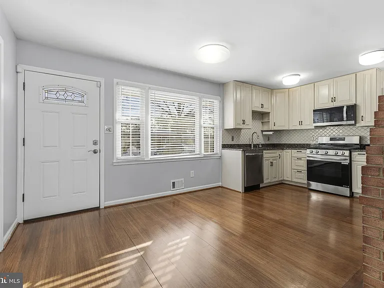 5412 Nutting Dr — Photo 5