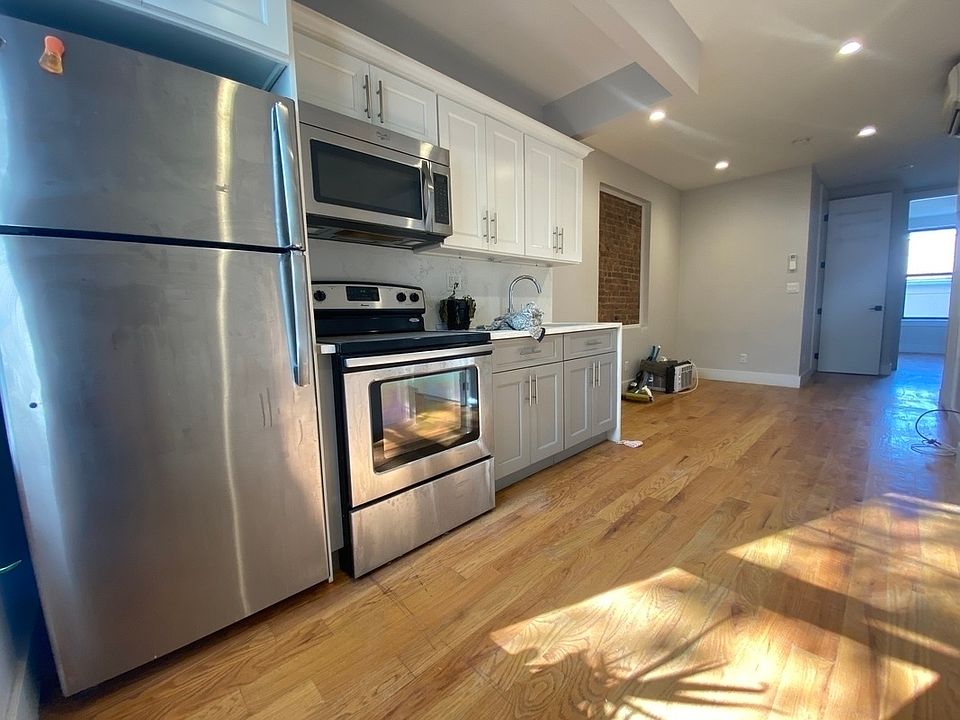 1st image of 11-05 36th Ave #2AB
