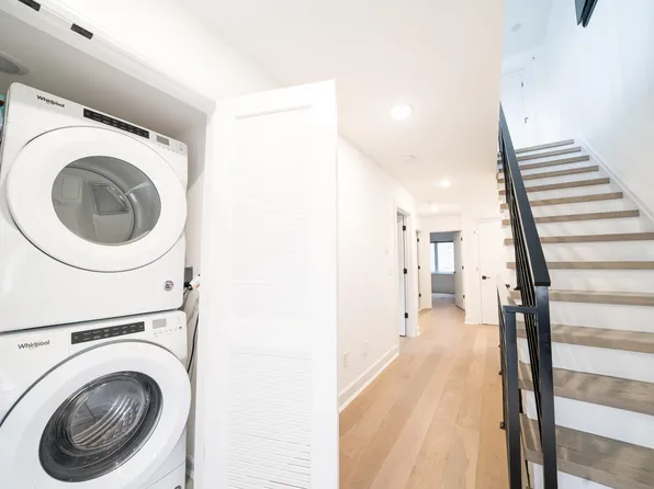 496 Undercliff Avenue image 33 of 52