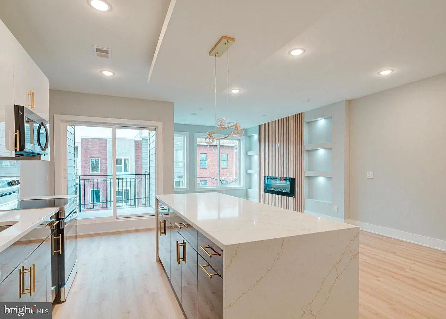 2 bed, 2.0 bath, 1200 sqft, $2,250 — Photo 3