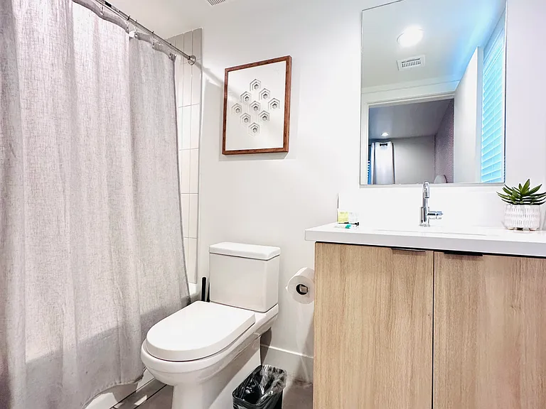 218 N Coronado St #216-1/2 — Photo 40