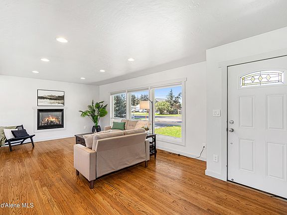 3rd image of 7040 N 15th St