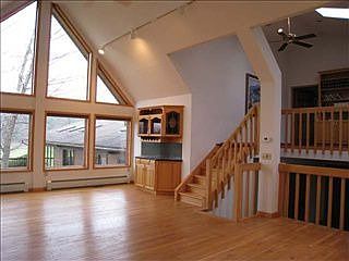 2nd image of 62 Leonard St