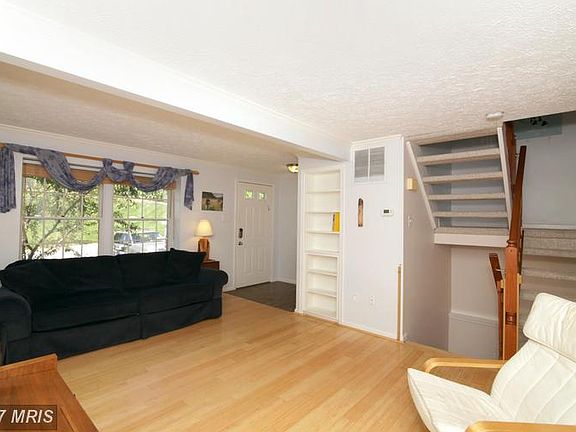 5th image of 9151 Sheffield Hunt Ct