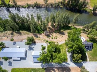 3 A Ross Rd, Twisp, WA 98856