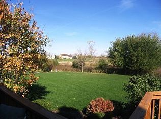 2243 Kings Ct, Geneva, IL 60134