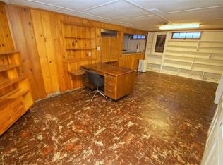 690 S Cody Rd, Le Claire, IA 52753