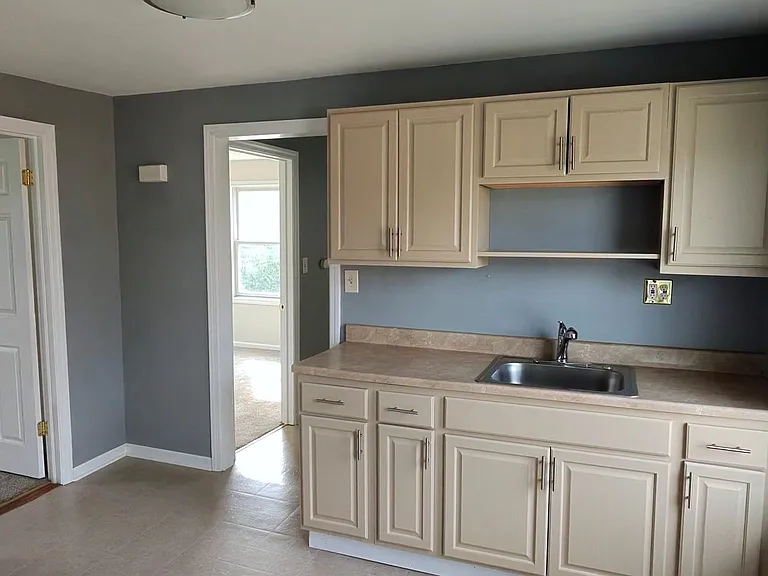 51 Gladys Ave #2 — Photo 4