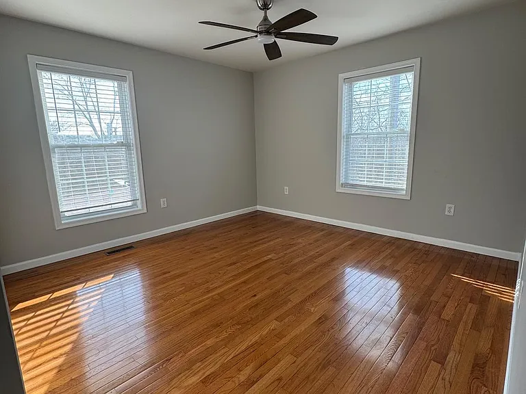 14780 Jordan Ln — Photo 22