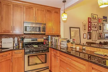 Sold by Avenue Sotheby's International Realty