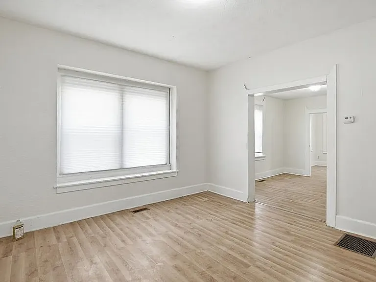 2605 Washington Ave — Photo 16