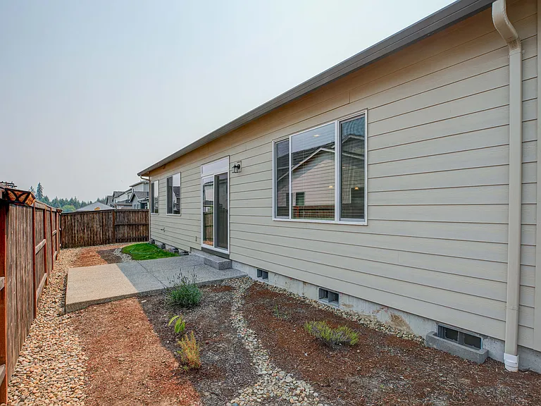 4102 NE 186th St — Photo 35