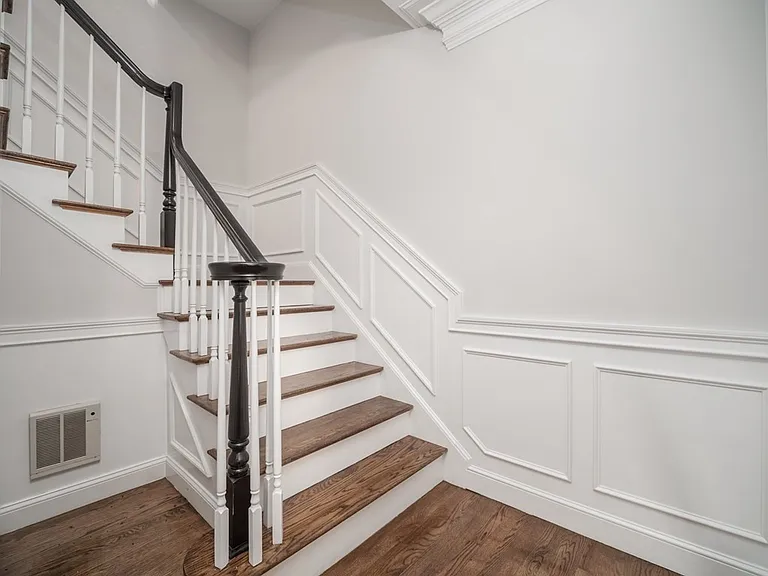 8 Richardson St #2 — Photo 22