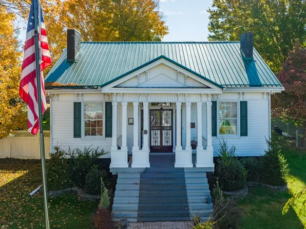 212 Main St, Bluff City, TN 37618