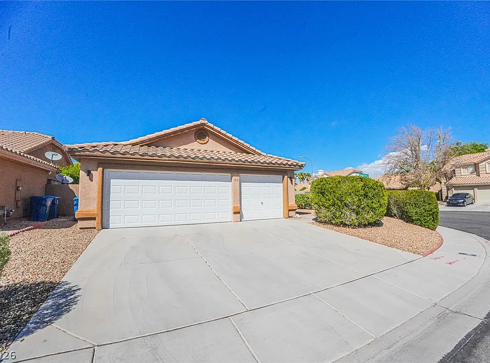 918 Cavaison Ave