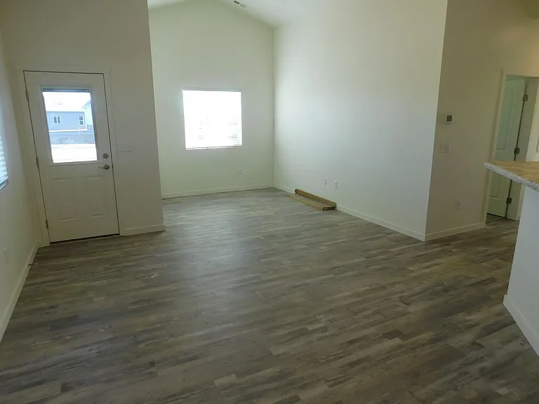 2354 Zion Canyon Ave — Photo 3