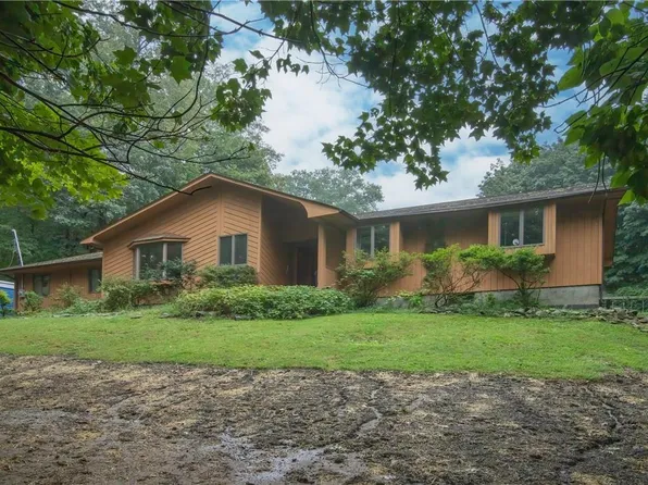 184 Estrada Road, Central Valley, NY 10917