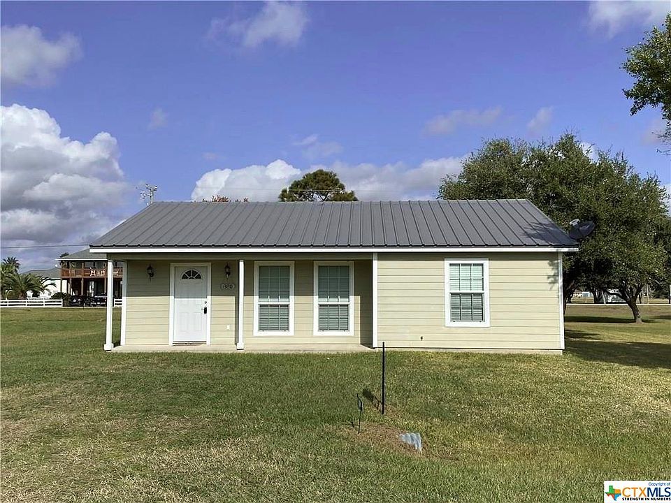 1st image of 880 Swallow Dr