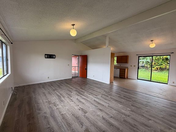 2nd image of 610 Hoomalu Pl