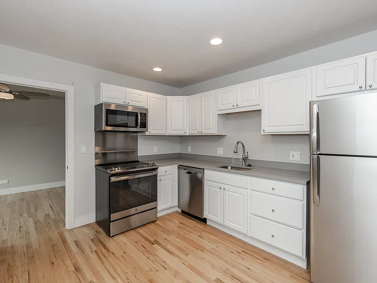 777 N Corona St — Photo 29