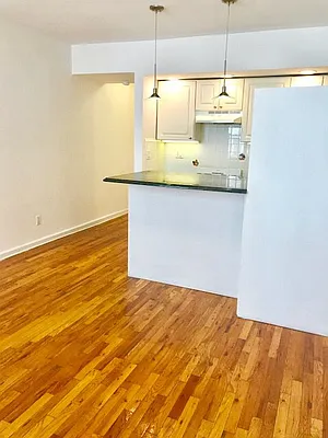 Rented by Keller Williams NYC | media 19