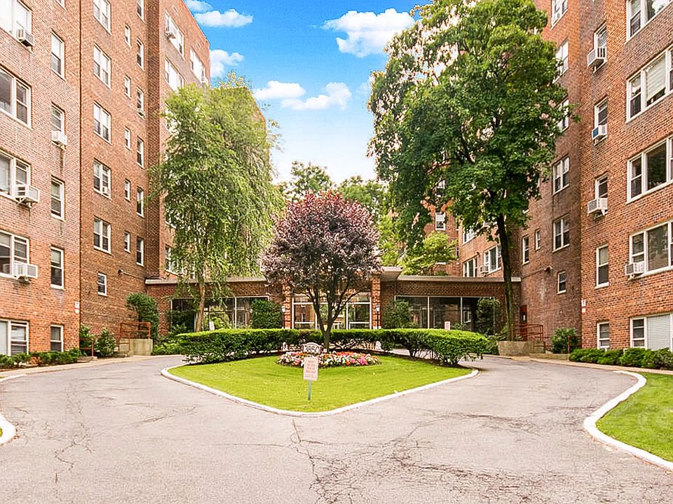 1st image of 3850 Hudson Manor Ter APT 4FW