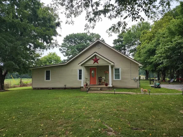 277 Short St, Hornbeak, TN 38232