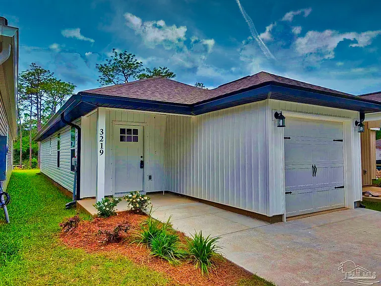 3219 Damon Dr — Photo 1