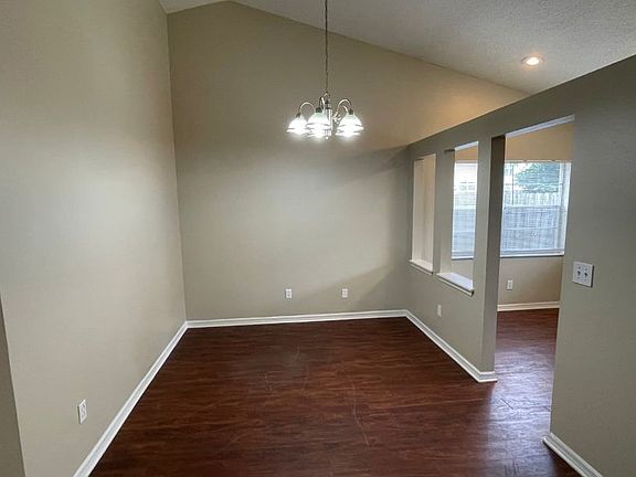 3rd image of 582 Whittingham Pl