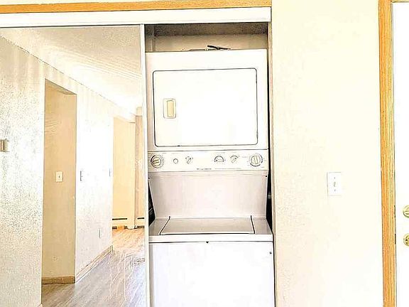 5th image of 976 Robert St S APT 207