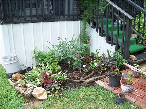 4th image of 257 Elm Ave