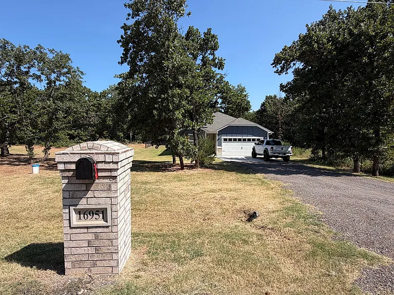 16951 Buck Cir — Photo 1