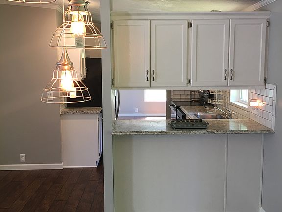 4th image of 626 Starwood Dr