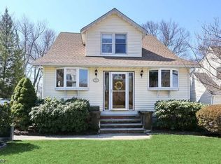 64 Hill St, Midland Park, NJ 07432
