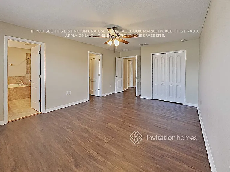 2729 Hampton Green Ln — Photo 12