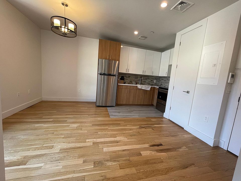 1st image of 2004 Davidson Ave #1F