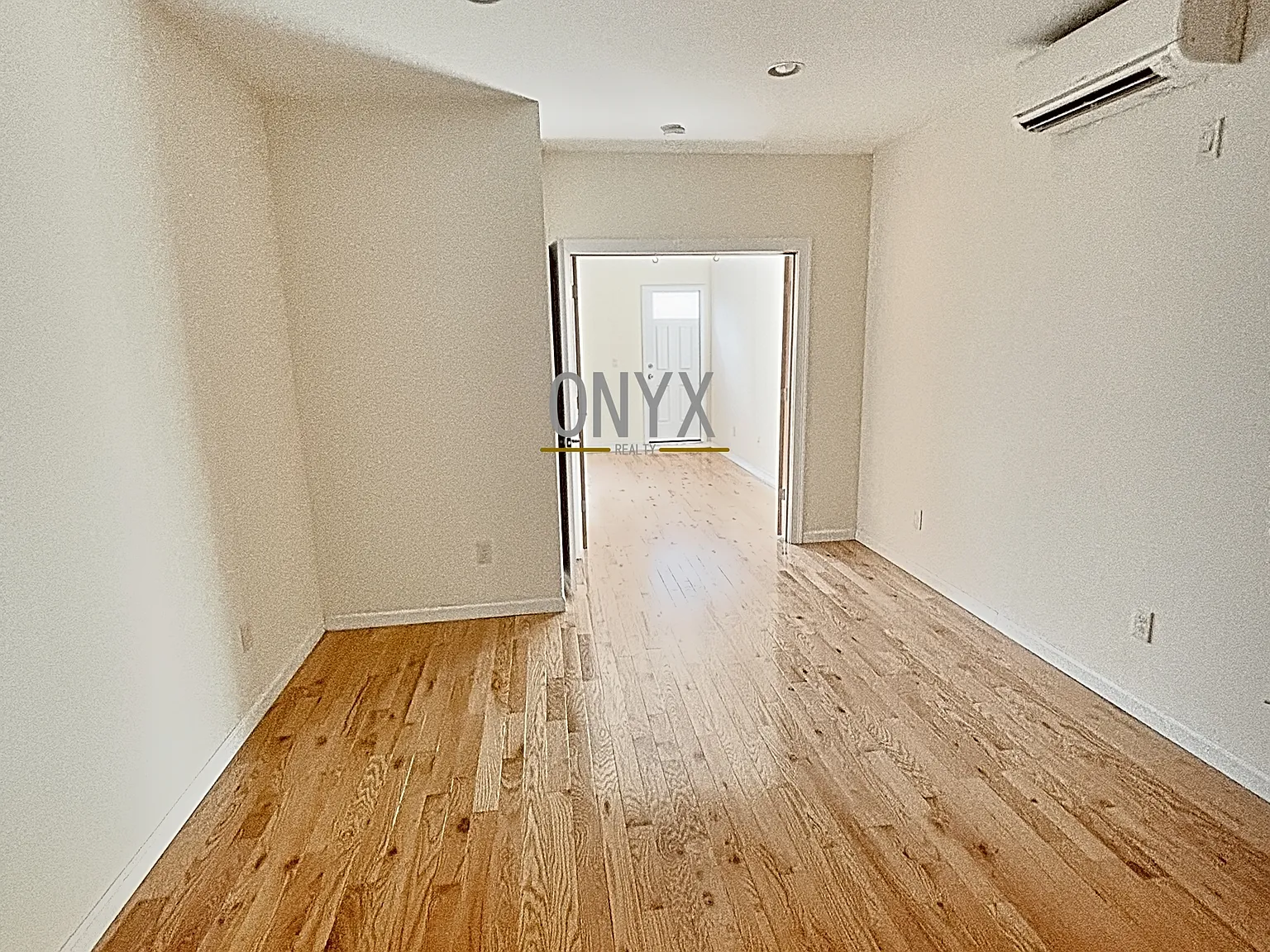 2 bed, 1.5 bath, 1000 sqft, $3,199 — Photo 4