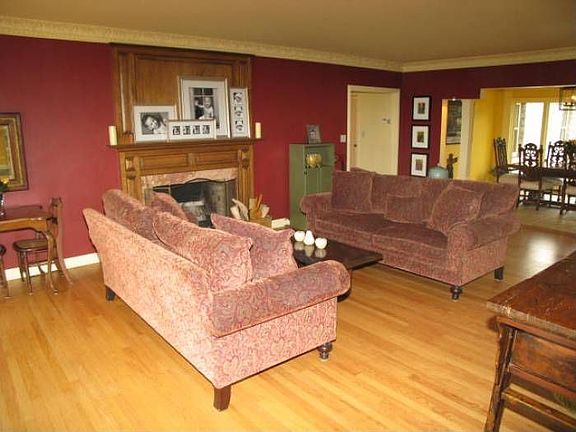 Living Room w/fireplace