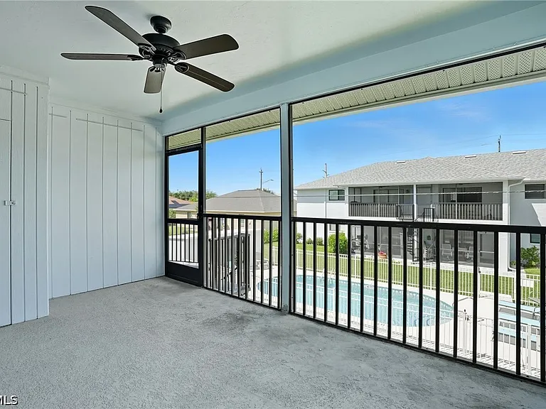 1203 SW 48th Ter #202 — Photo 31