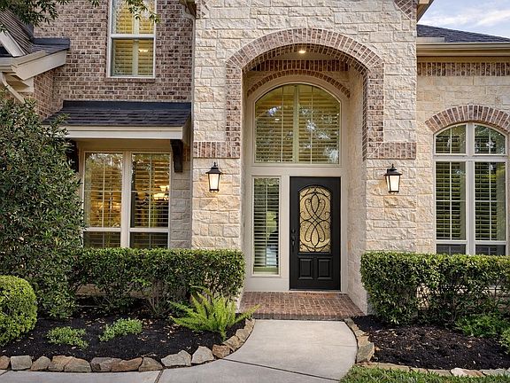 2nd image of 27838 Colonial Point Dr