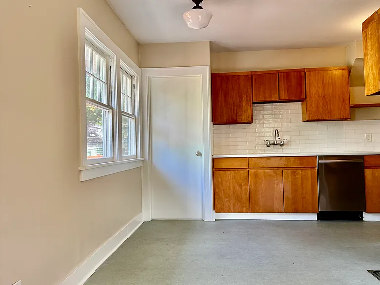 923 NE Tillamook St — Photo 6