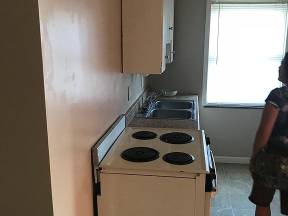 5th image of 219 E Xenia Dr APT C