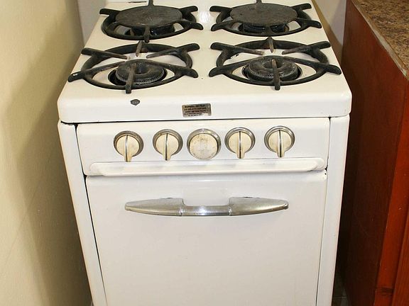 5th image of 1565 S Sierra Bonita Ave