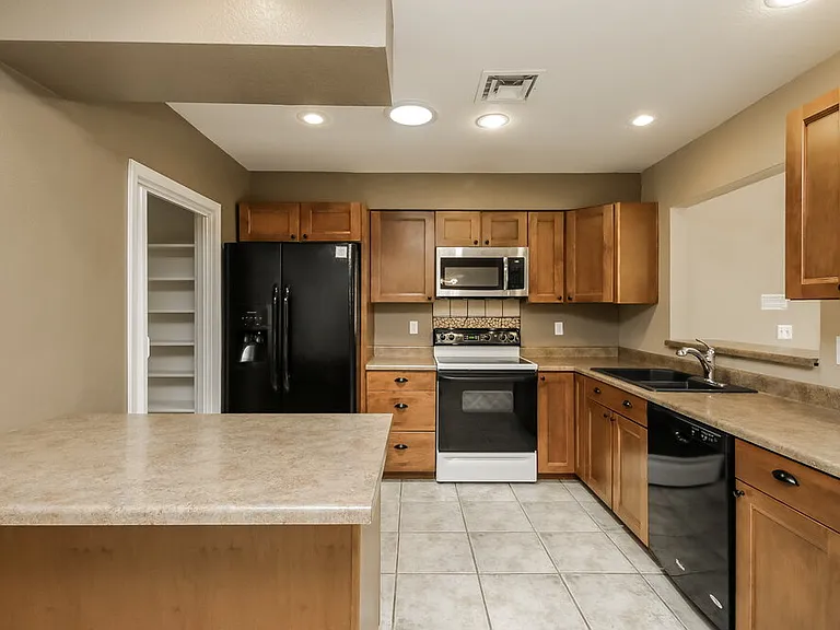 6332 W Laredo St — Photo 6