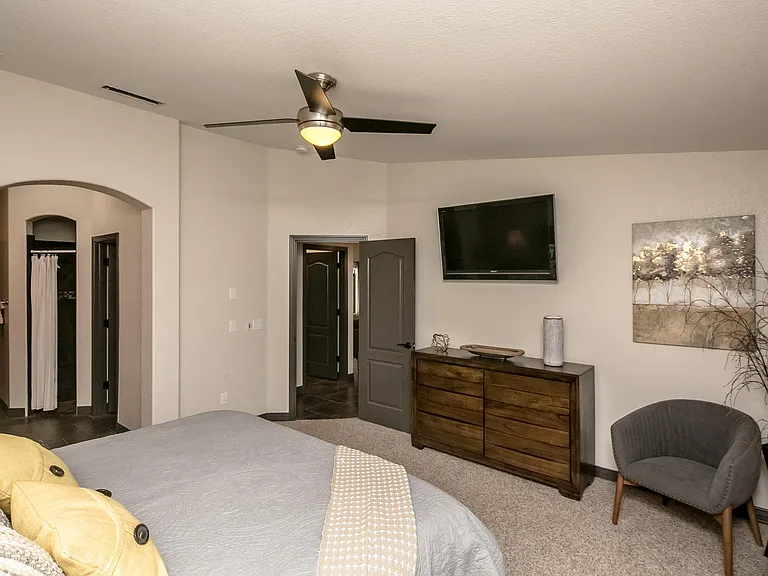 3570 Stanford Dr — Photo 23