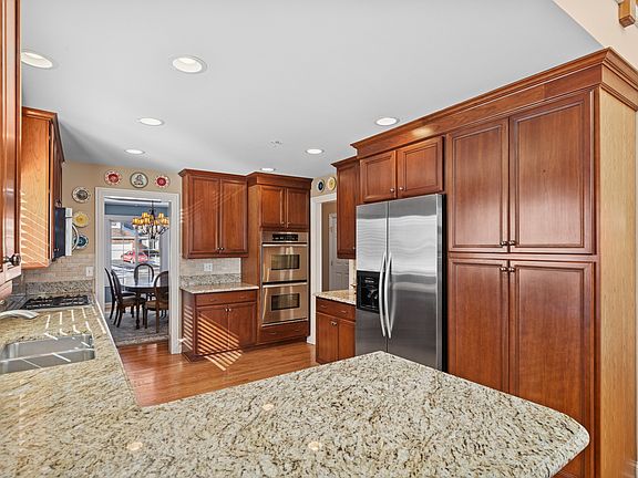 5th image of 32955 N Stone Manor Dr
